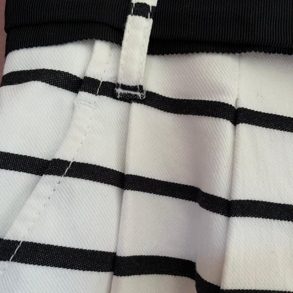 White House Black Market lined skirt - Picture 3 of 6